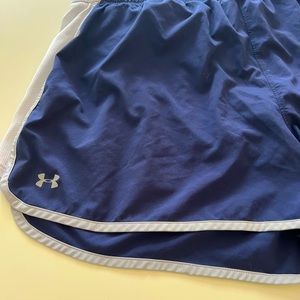 Under Armour run short. Size XL
